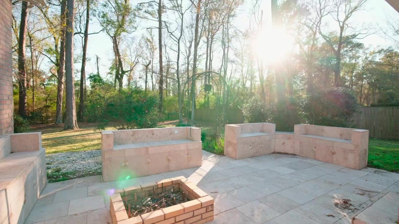 Outdoor kitchen
